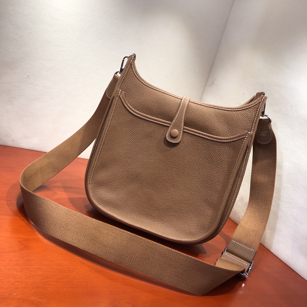 Hermes Evelyne III 29 PM Shoulder Bag In Brown Clemence Leather